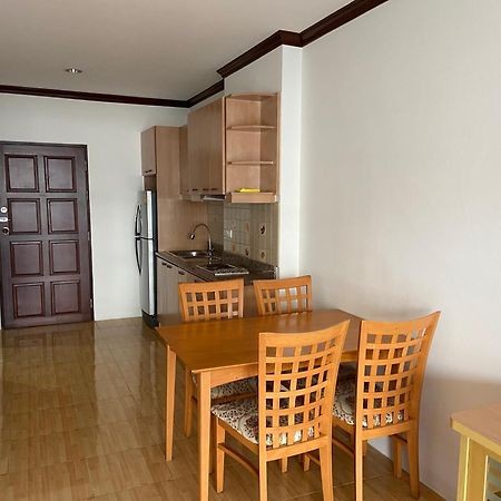 View Talay 5 At Nong Apartment Pattaya Buitenkant foto