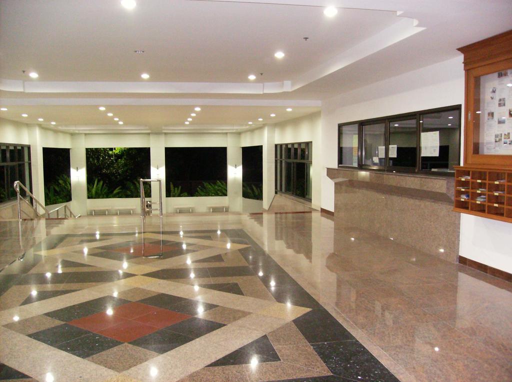 View Talay 5 At Nong Apartment Pattaya Buitenkant foto